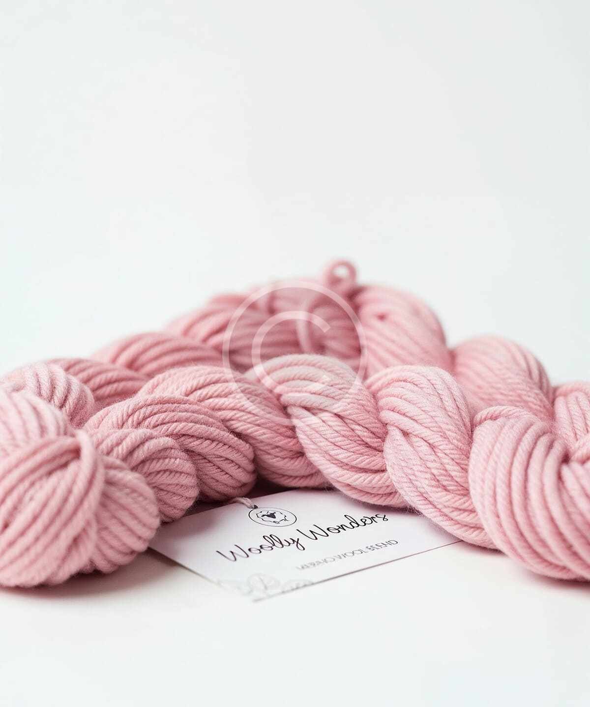 Soft pink merino wool blend yarn - Image 2